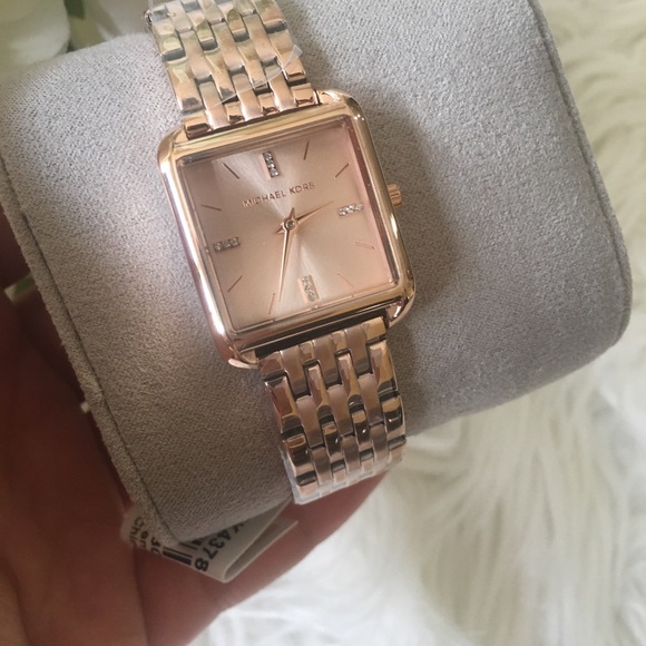 New Michael Kors rose gold women watch - Picture 4 of 8